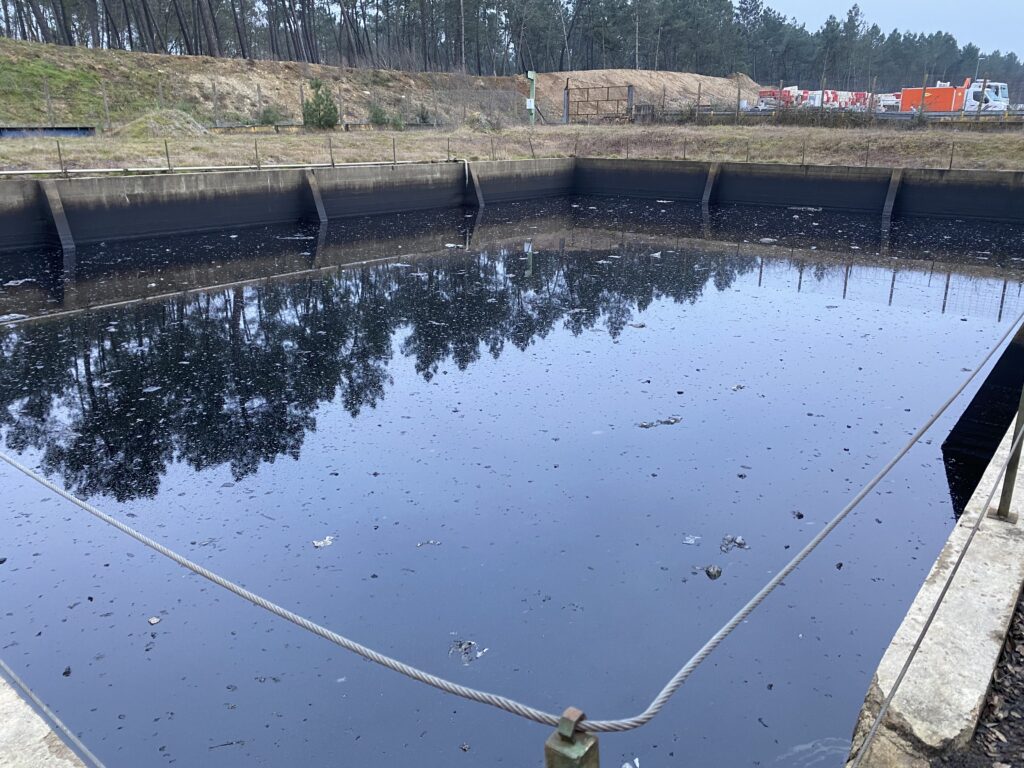Bassin de confinement étanche conçu par INGETECH pour une étude hydraulique ICPE