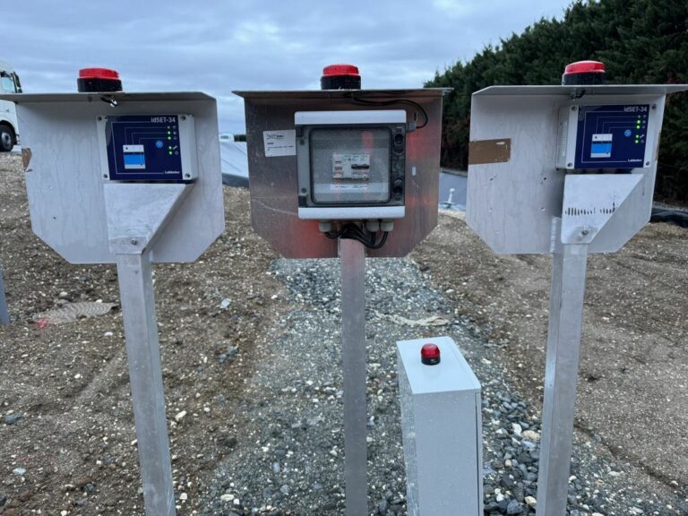 Armoires de surveillance d'un séparateur d'hydrocarbures